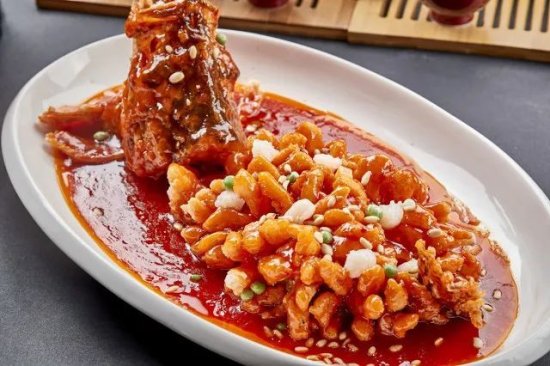熏鱼鳜鱼鳗鲞（xiǎng），长三角年夜饭餐桌上少不了的那条“鱼”