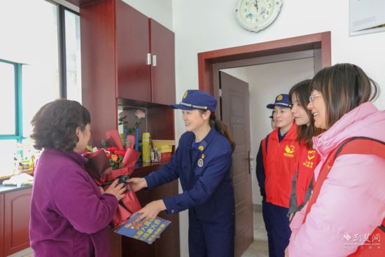 咸宁消防开展庆祝“三八”妇女节活动