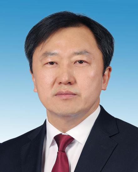 金之镇兼任新疆维吾尔自治区国资委党委书记、副主任