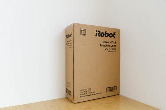 小巧紧凑，白色悦目：iRobot 新品m6<em>擦地</em>机器人开箱