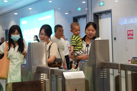 暑运过半 重庆铁路部门多措并举保障旅游产业畅通