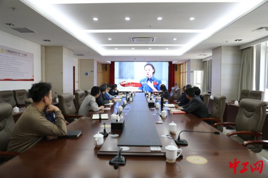 内蒙古自治区总工会组织机关党员、干部学习榜样力量