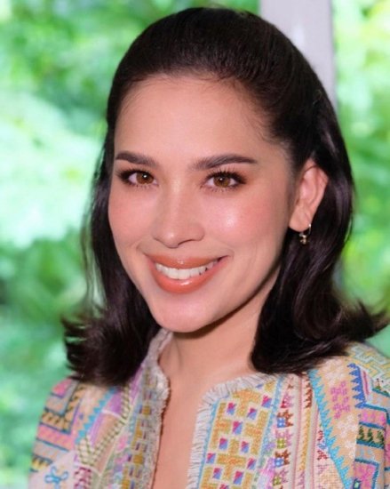 40岁混血公主：<em>泰国王室</em>颜值担当，妹妹下巴尖尖，遗传了好基因