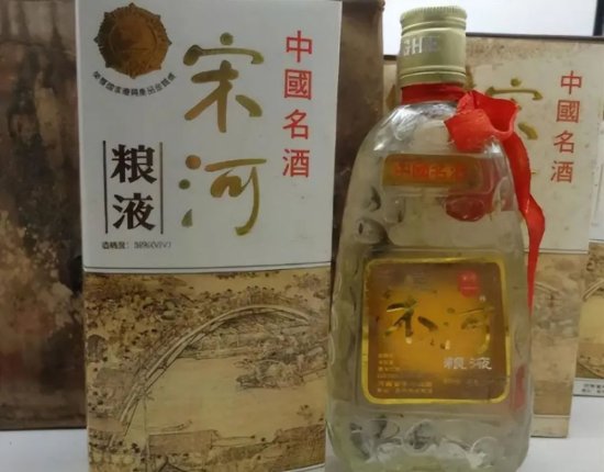 河南曾经的“酒王”，虽然卖不起高价，却靠中低端成为了当地...