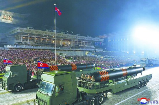 朝鲜阅兵亮出罕见新装备，韩媒很<em>惊讶</em>：这是哪来的？
