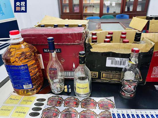 回收真瓶装假酒 上海警方破获多起制售假冒品牌<em>酒</em>案