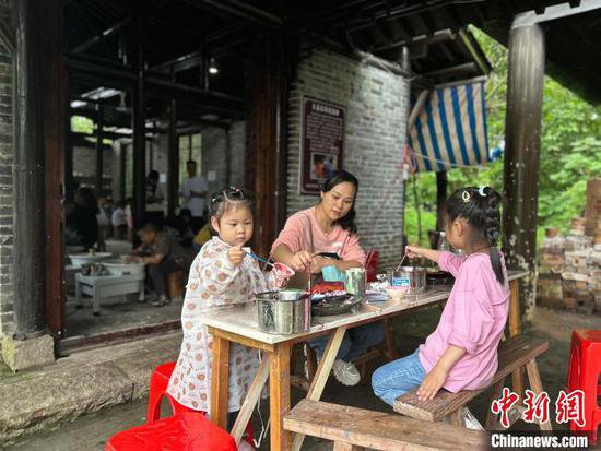 “五一”假期<em> 江西</em>吉州窑景区传统非遗文化盛宴引客来