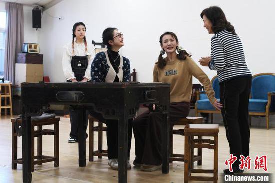 “<em>上海闲话</em>”版舞台剧《长恨歌》首次公开排练现场