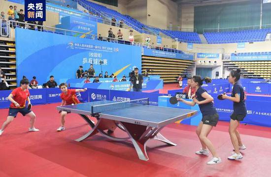 第一届全国学生（青年）运动会校园组乒乓球比赛双打1-4名决出