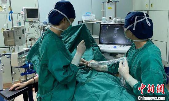 中新健康丨上海专家为6月龄胎儿行宫内<em>手术 成功</em>助其心肺减压