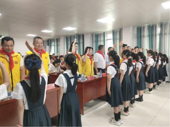 桃江：广东狮子会捐赠12台教学一体机助力乡村教育高质量发展