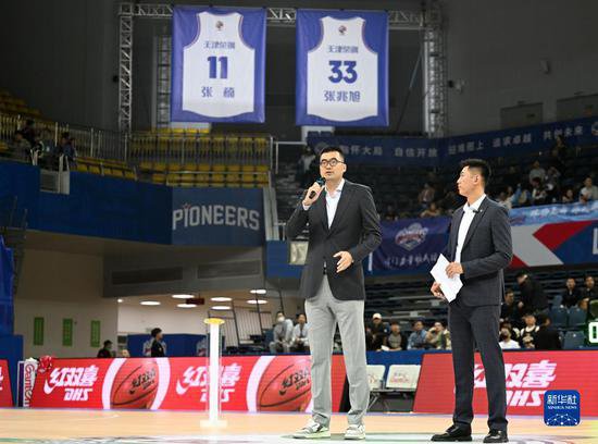 篮球——天津先行者队为张兆旭和张楠举办球衣退役仪式