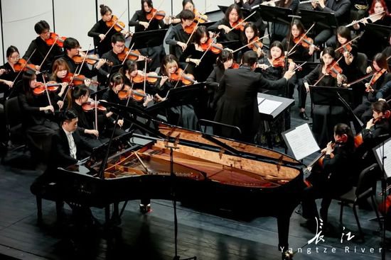 【微关注】穿越时空的致敬丨<em>钢琴</em>协奏曲《纪念》在上海音乐厅...