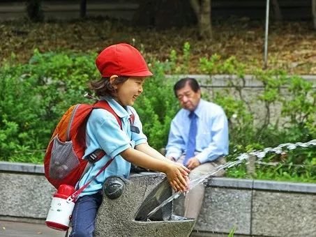 日本的人均<em>寿命</em>远超中国15岁？与饮水健康有关系