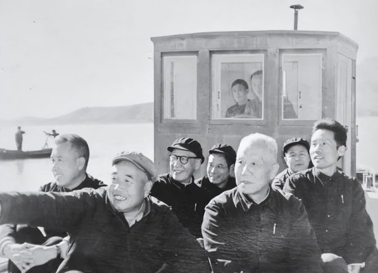 1947年，李仙洲被俘后看见解放军纵队司令：<em>你曾是</em>我部下团长？