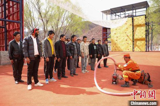西藏<em>昌都</em>森林消防实战演练 验收护林员培训成果