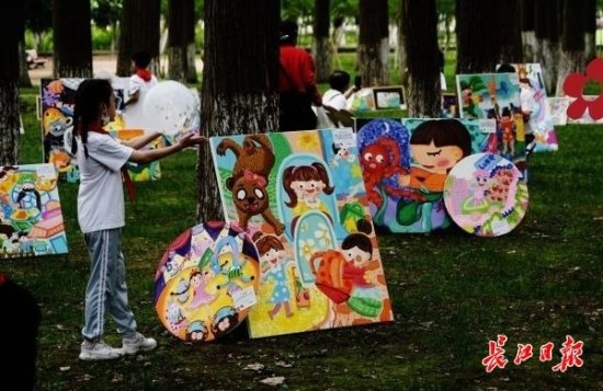 武汉创建东亚文化之都｜让艺术回归自然，这个儿童画展“嵌”进...