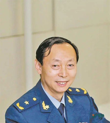 全国政协委员、空军工程大学教授吴德伟——向着科研高峰再出发
