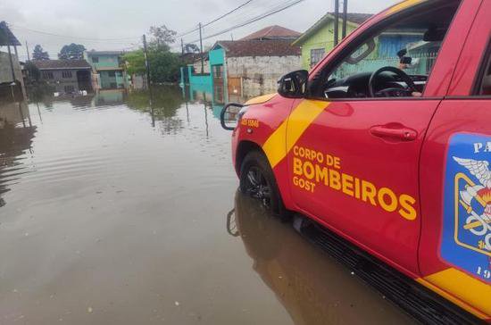 强降雨致巴西巴拉那州多地停水断电 超1.8万民众受影响