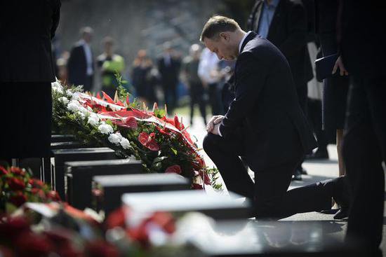 2010年，波兰总统<em>专机</em>坠毁于俄罗斯，88位国家高层一天内全部团...