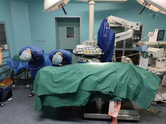 上饶22岁姑娘患病<em>去世 父母</em>在南昌捐献其器官救人