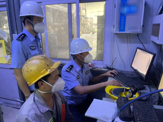 进入监测<em>后台</em>篡改排污数据，北京某企业8人被刑拘