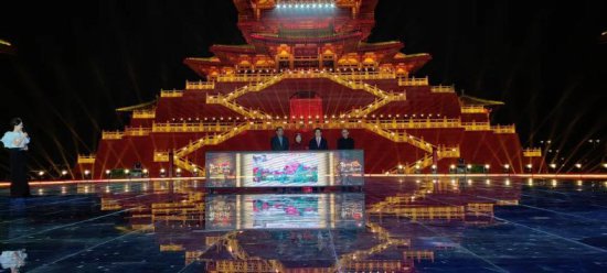 第40届中国洛阳牡丹文化节开幕，“牡丹幻城之夜”上演