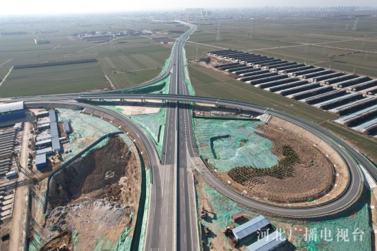 津石高速机场连接线项目今天顺利通车