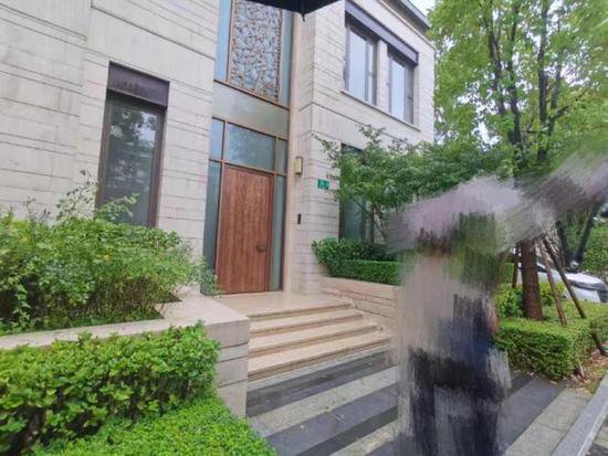 呼和浩特一贪官在上海市豪宅别墅被拍卖，5425万成交