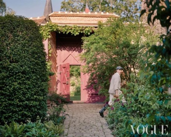 首度曝光！前Dior设计师的<em>乡间</em>院子，审美在线就很绝！