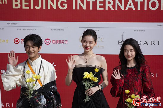 第十四届<em>北京</em>国际电影节开幕，众星亮相红毯