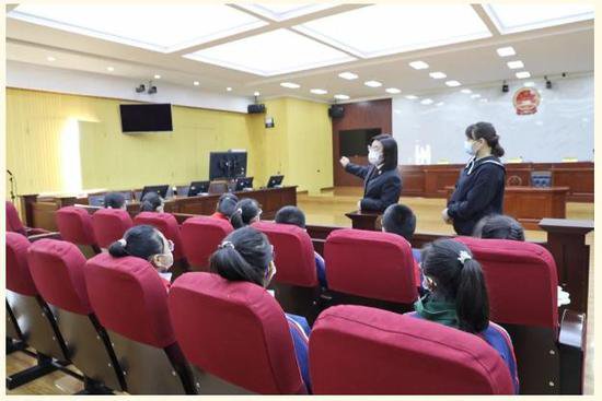 哈尔滨市香坊区法院开展全国中小学生安全教育日主题宣教活动