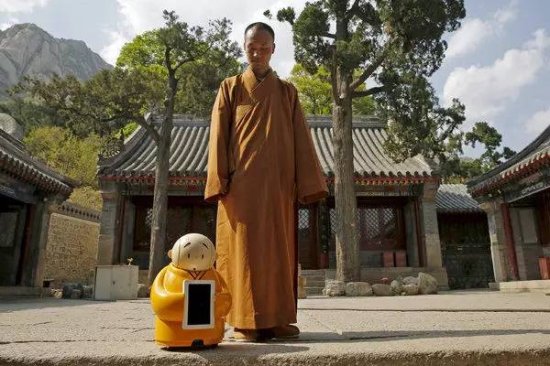 北京龙泉寺开发了一个机器人，它还称不上有智慧