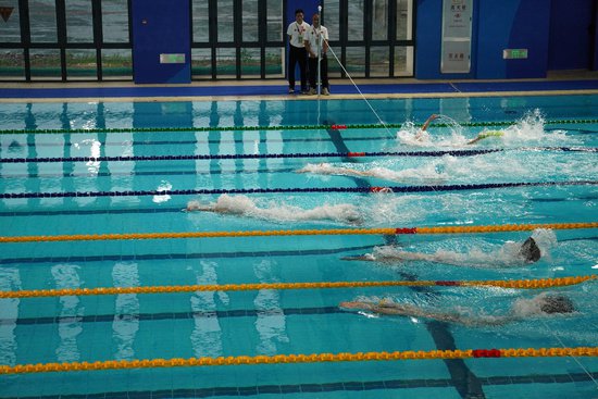 第一届全国学生（青年）运动会蹼泳项目预赛在南宁开赛