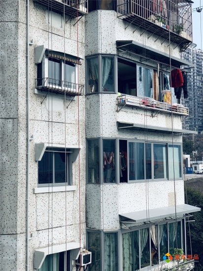 重庆小众旅游景点：24层阶梯式居民楼，没有电梯却成为了特色