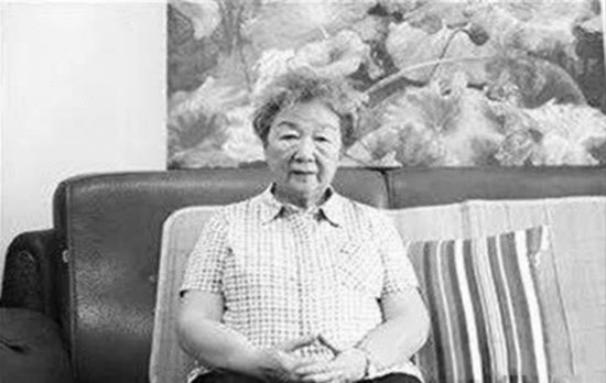 1984年，北京一扫大街的老妇主动捐出24亿巨款，其中有何隐情？