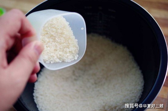 在家蒸米饭，淘了“大半辈子”的米，没想到一直是错的？