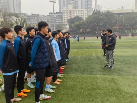 勇夺桂冠！重庆一中足球队晋级中国青少年足球联赛全国总决赛