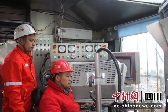 中国石油川庆钻探刷新煤岩气水平井全国纪录