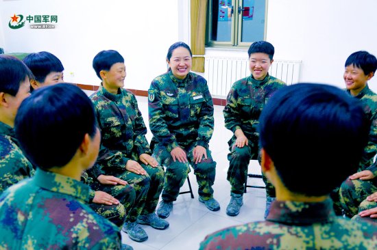 高原新训女兵连的故事：71个女孩的“兵之初”<em>是怎么样的</em>？