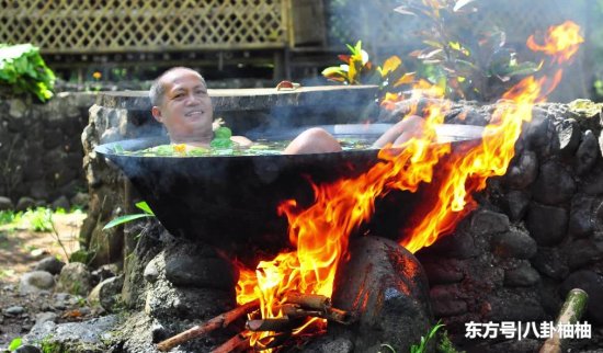 菲律宾<em>养生泡澡</em>生意火爆，人躺在锅中“慢炖”，锅下起火烧开