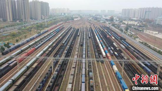 加快现代物流体系建设 国铁集团郑州局实行新货物列车运行图