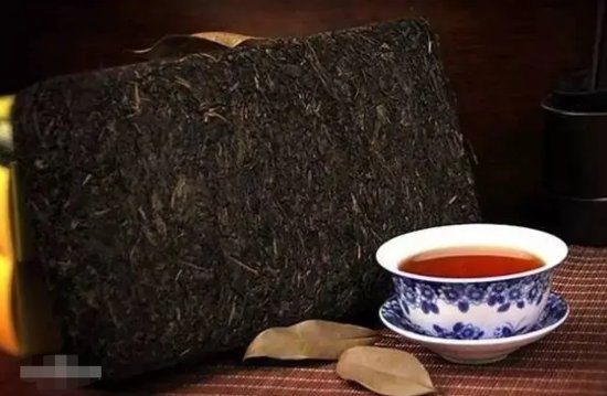 中国的六大茶类有哪些?<em> 不同的</em>茶冲泡水温、发酵程度也不相同哦...