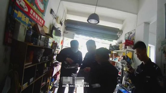 夫妻私自组装、<em>销售</em>超标<em>电瓶车</em>电池，被上海警方采取刑事强制...