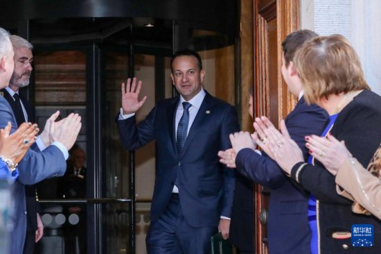爱尔兰总理瓦拉德卡宣布辞去统一党领袖职务