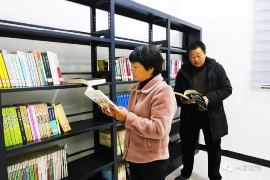 <em>白</em>琳镇首个农村“图书流通服务点”揭牌启用！
