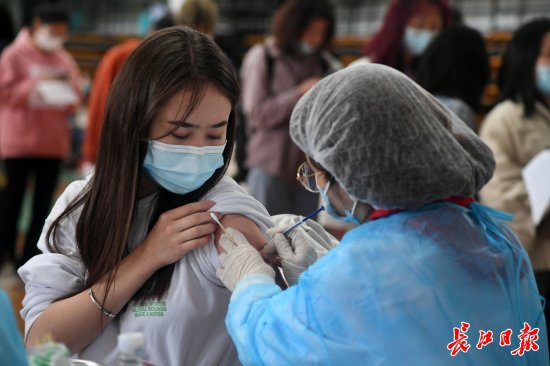 武汉街头也在“苗苗苗苗苗”，你打疫苗了吗？