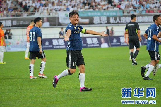 <em>香港明星</em>足球队3：3战平贵州联队 赴“村超”继续比赛