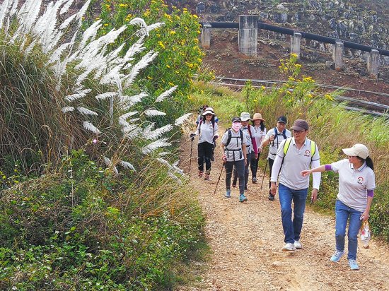 “黎明之路”寻访查尼皮徒步活动在云南蒙自举行
