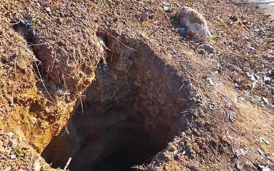 <em>韩信</em>母亲墓发现盗洞有5米深，现场视频监控被破坏，官方回应